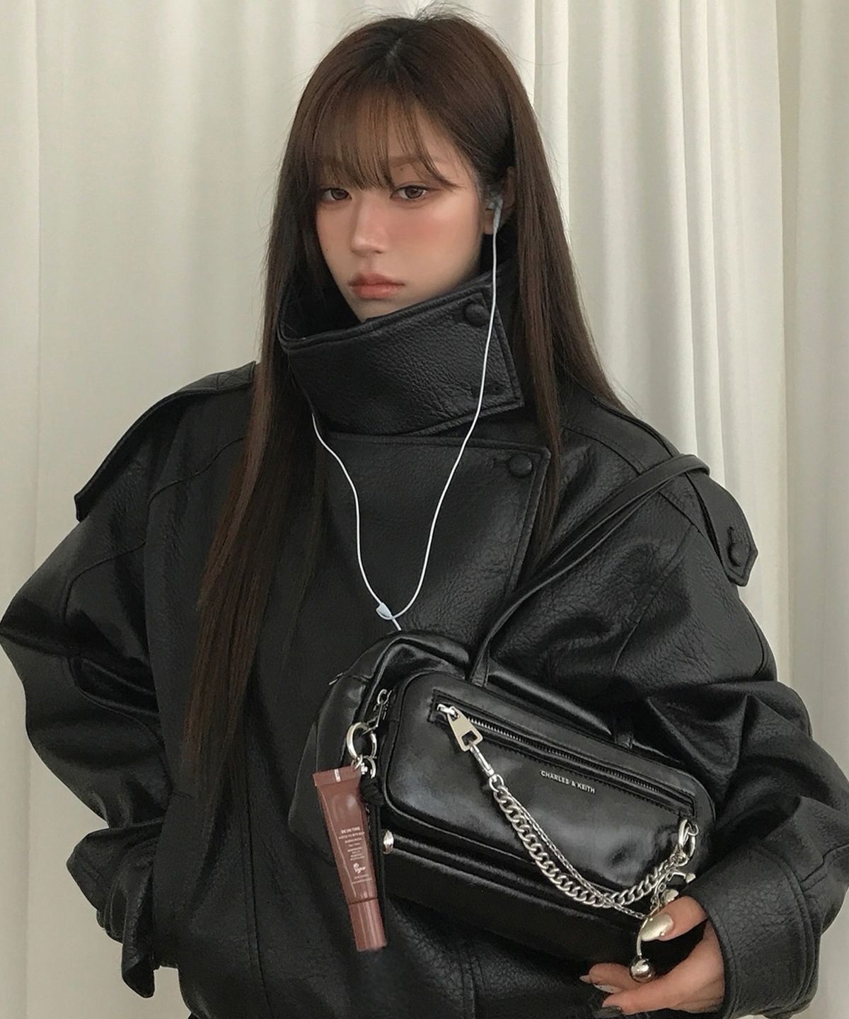 찰스앤키스(CHARLES & KEITH) 앳우드 체인 엘롱게이티드 숄더백 CK2-20671897