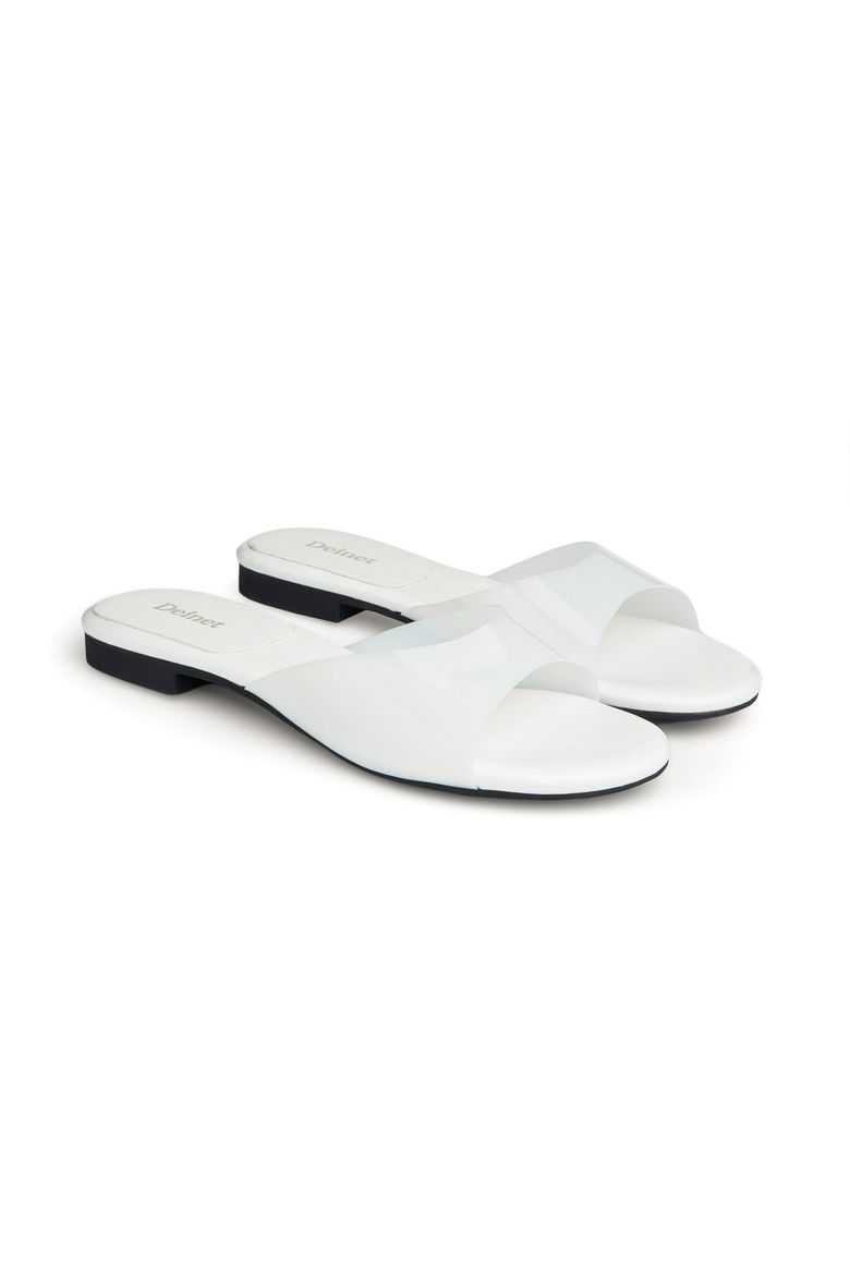 JELLY SLIPPERS IN WHITE