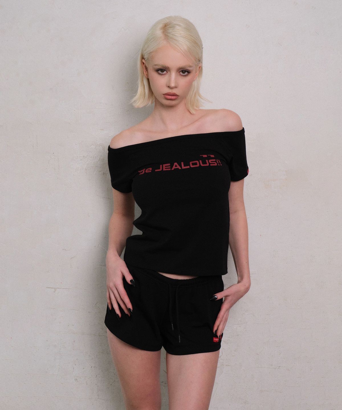 레코딩하우스(RECORDINGHOUSE) W BE JEALOUS OFF SHOULDER TEE [BLACK]