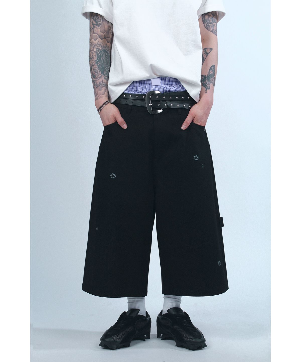 언노운컴노멀(UNKNOWNCOMENORMAL) Bullet Bermuda Pants [BLACK]