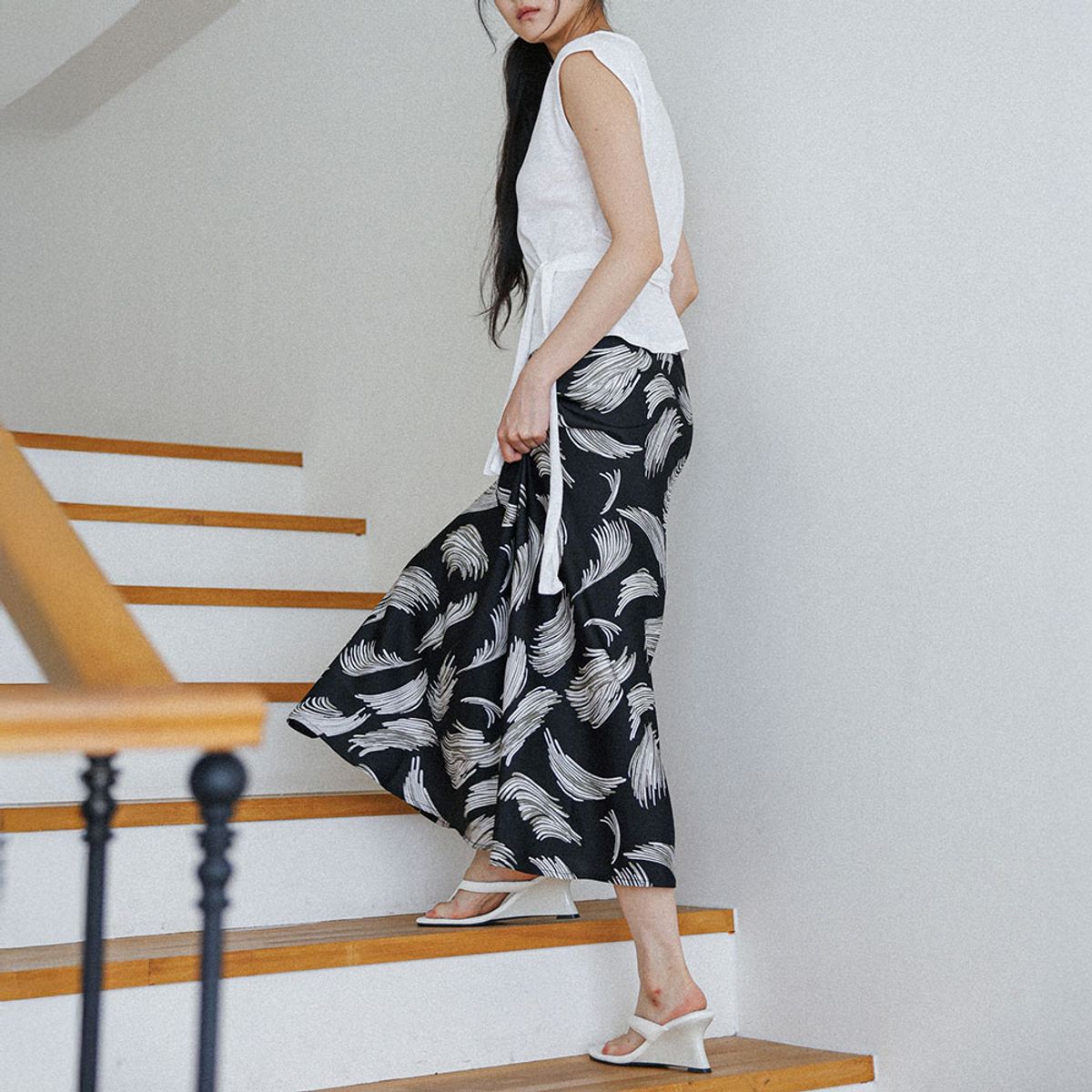 랭썬(LANGSON) LS_Brush print satin skirt_2color