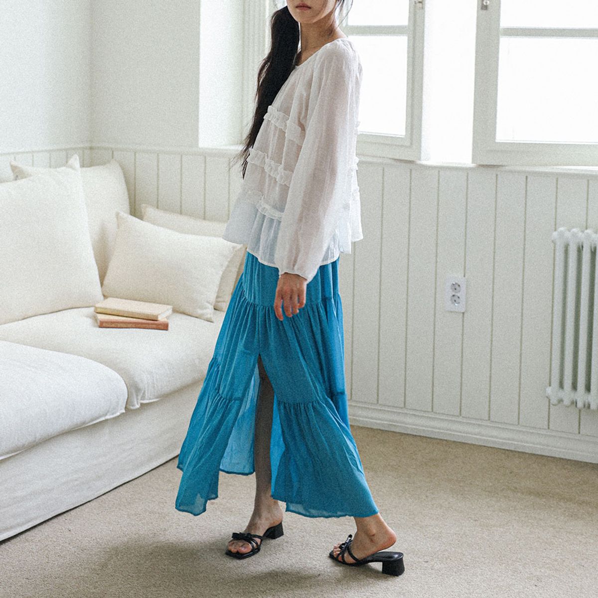 랭썬(LANGSON) LS_Blue tiered chiffon skirt