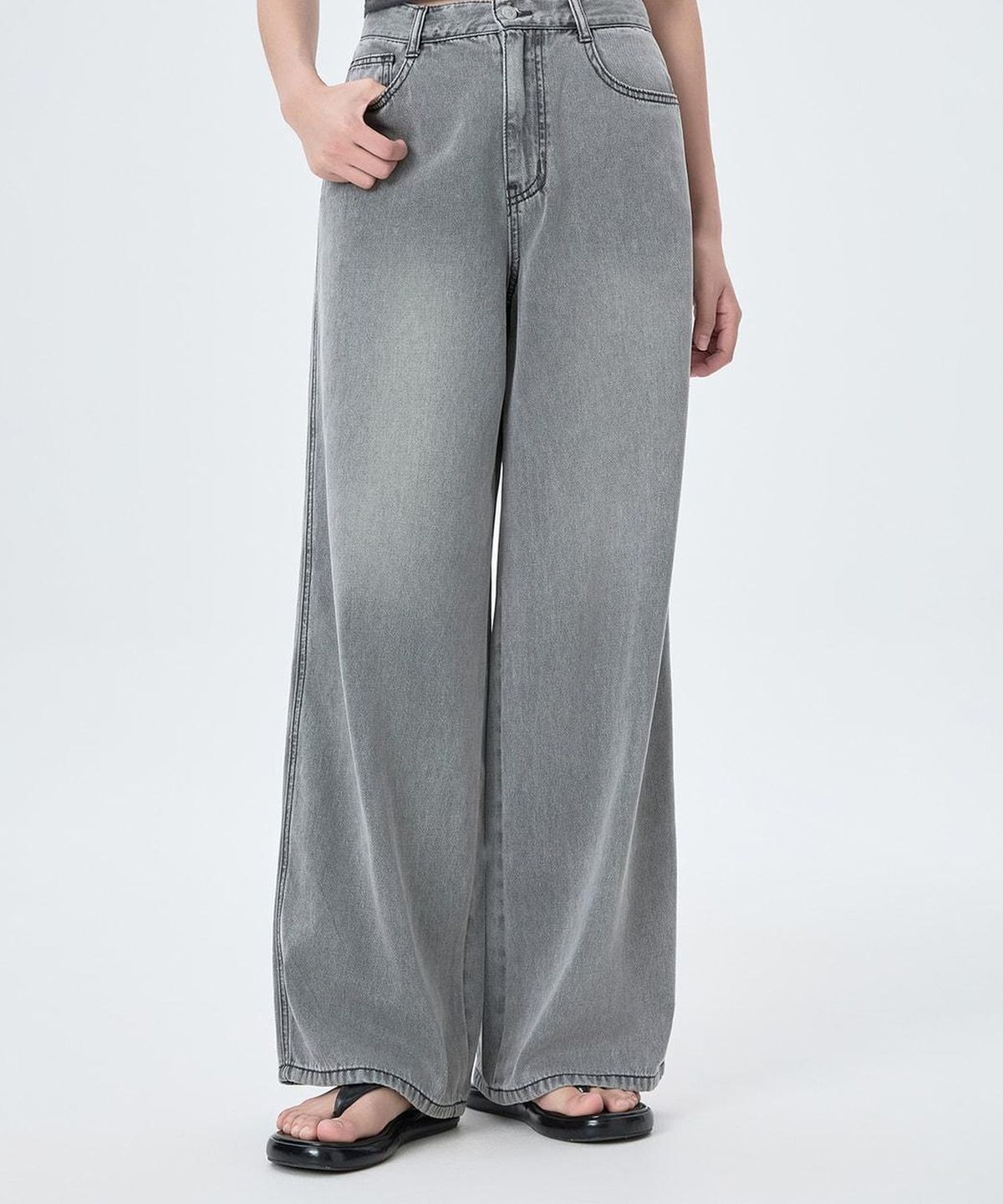 미쏘(MIXXO) 라이트 워싱 와이드핏 데님_MIWTJG723J