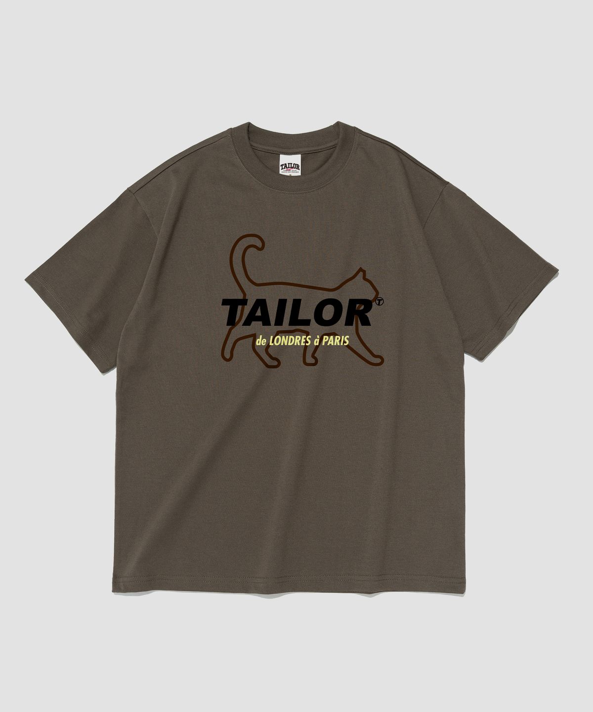 테일러 스튜디오(TAILOR STUDIO) 키치 테일스 로고 반팔티 (카키)