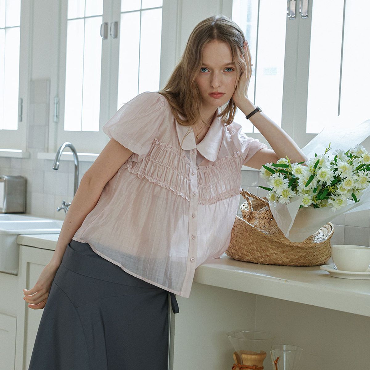 던드롭(DUNDROP) DD_Dolly collar frill shirt_2color