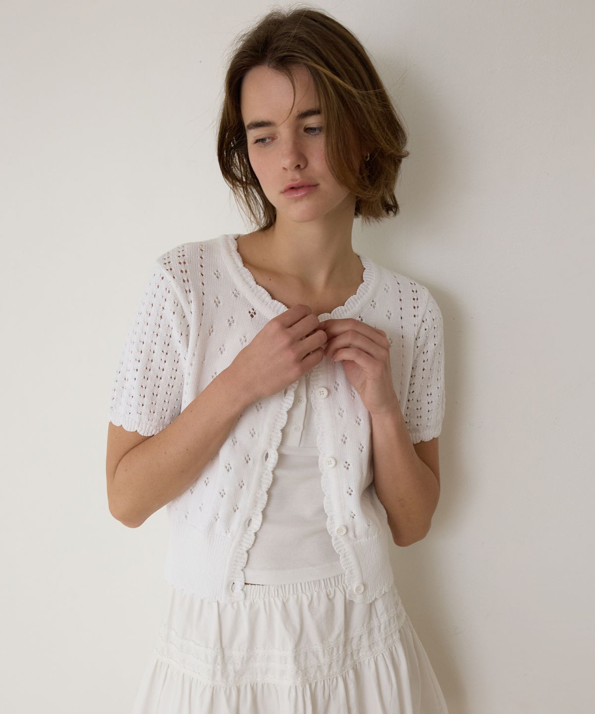 어몽(AMONG) A SKASHI HALF SLEEVE CARDIGAN_WHITE