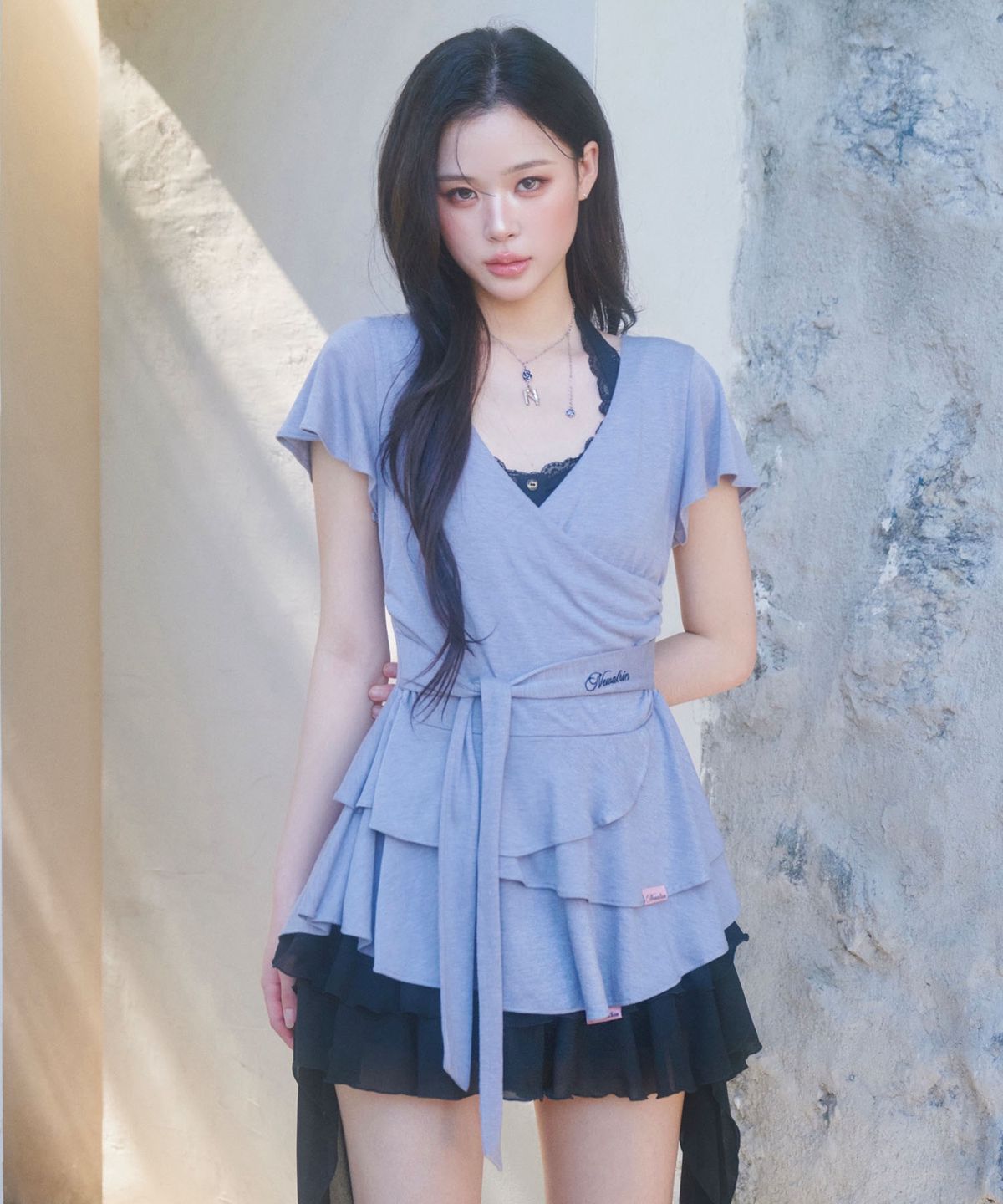 뉴얼린(NEWALRIN) Swan Draping Shawl Blouse (3Colors)