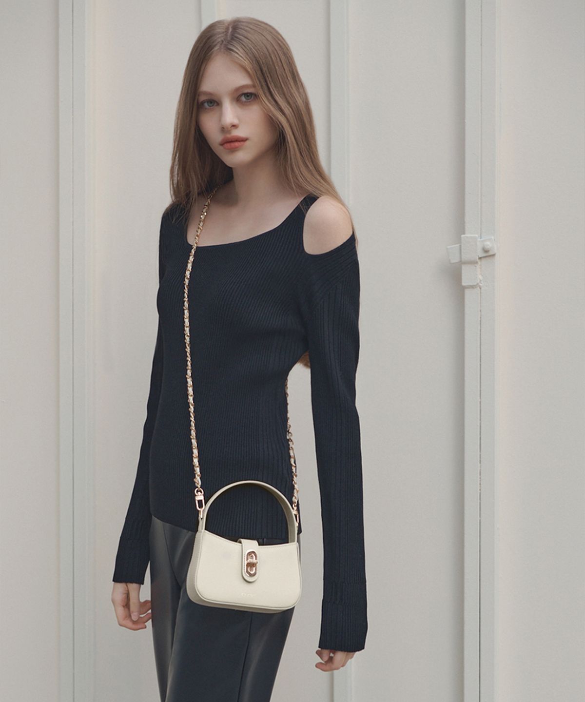끌라베(CLAVE) 에스더 미니 크림 화이트 크로스백 (ESTHER MINI Cream White Cross Bag)