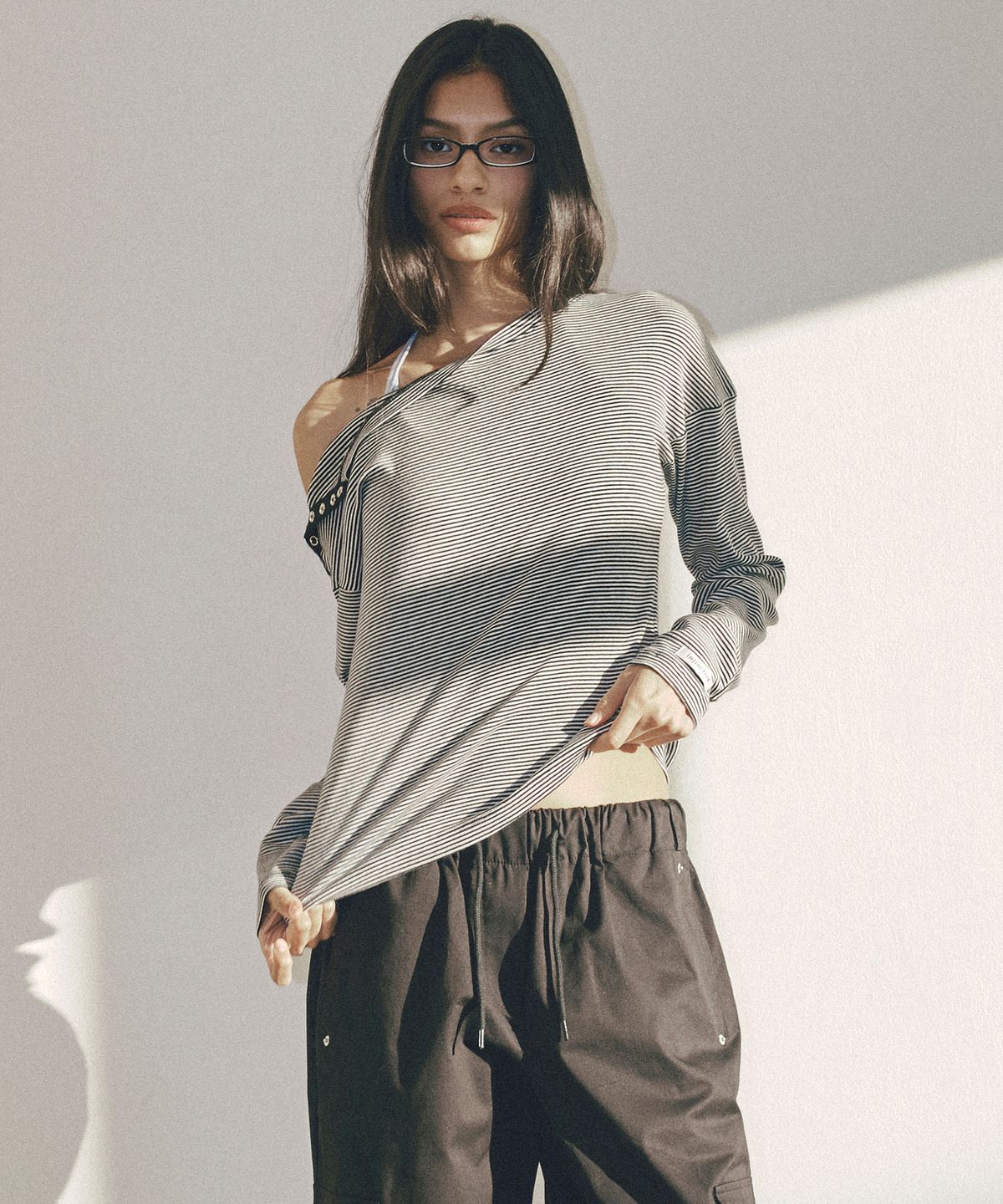 인지액티브(INJIACTIVE) Stripe Snap Long Sleeve Top 블랙