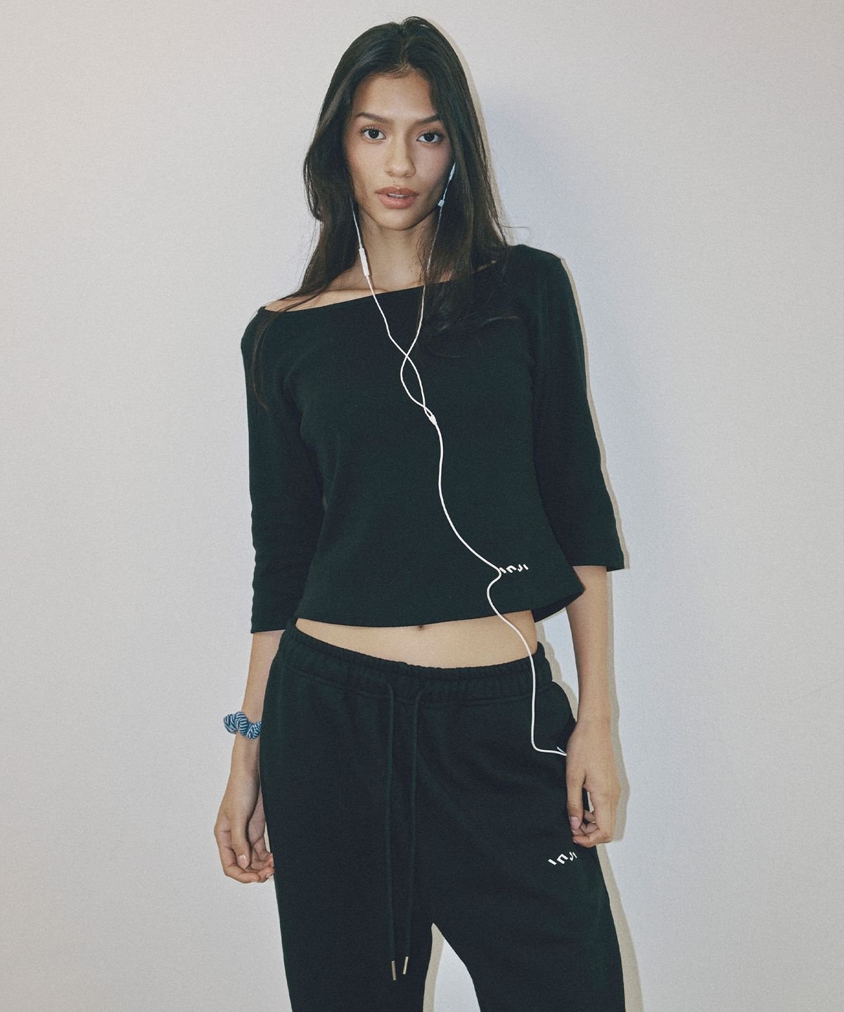 인지액티브(INJIACTIVE) Boatneck 7-Sleeve Top 블랙