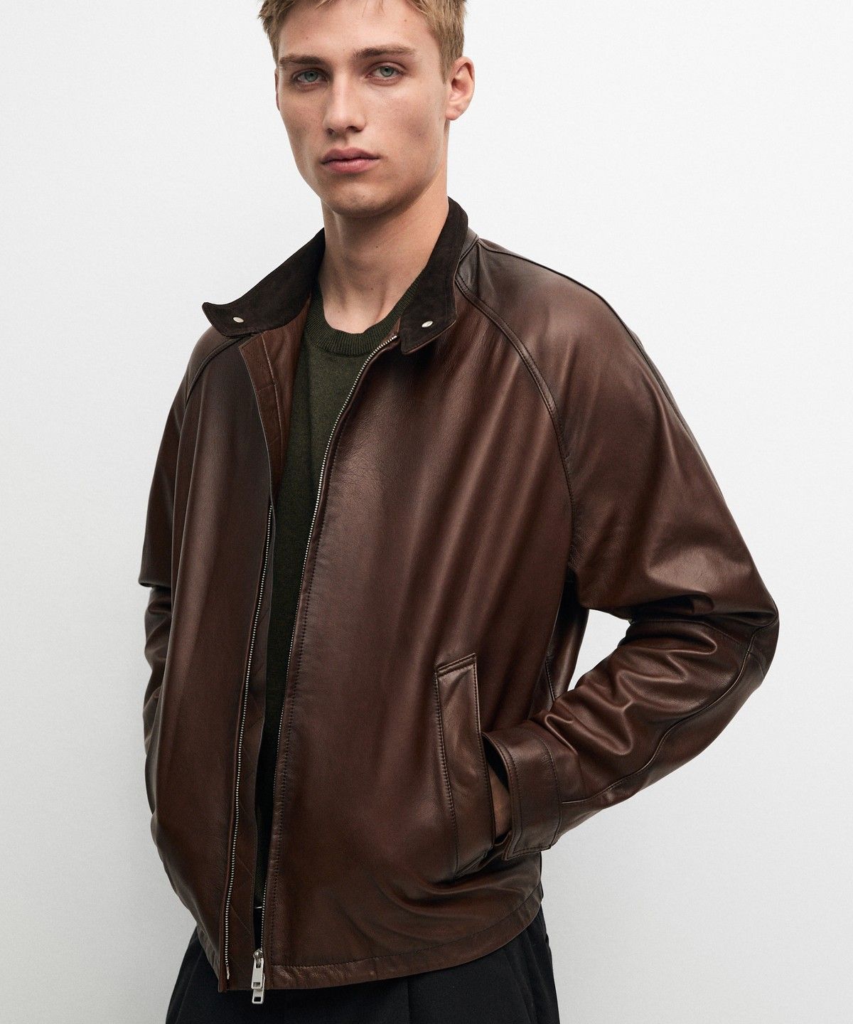 마시모두띠(MASSIMO DUTTI) 하이넥 나파 가죽 자켓