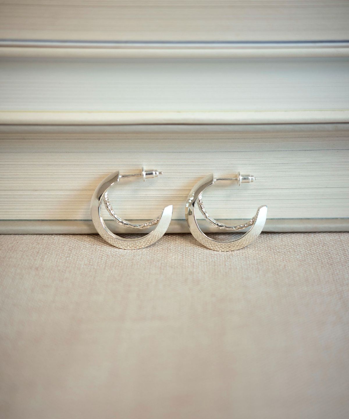 티로베(TIROVE) Crescent Earring