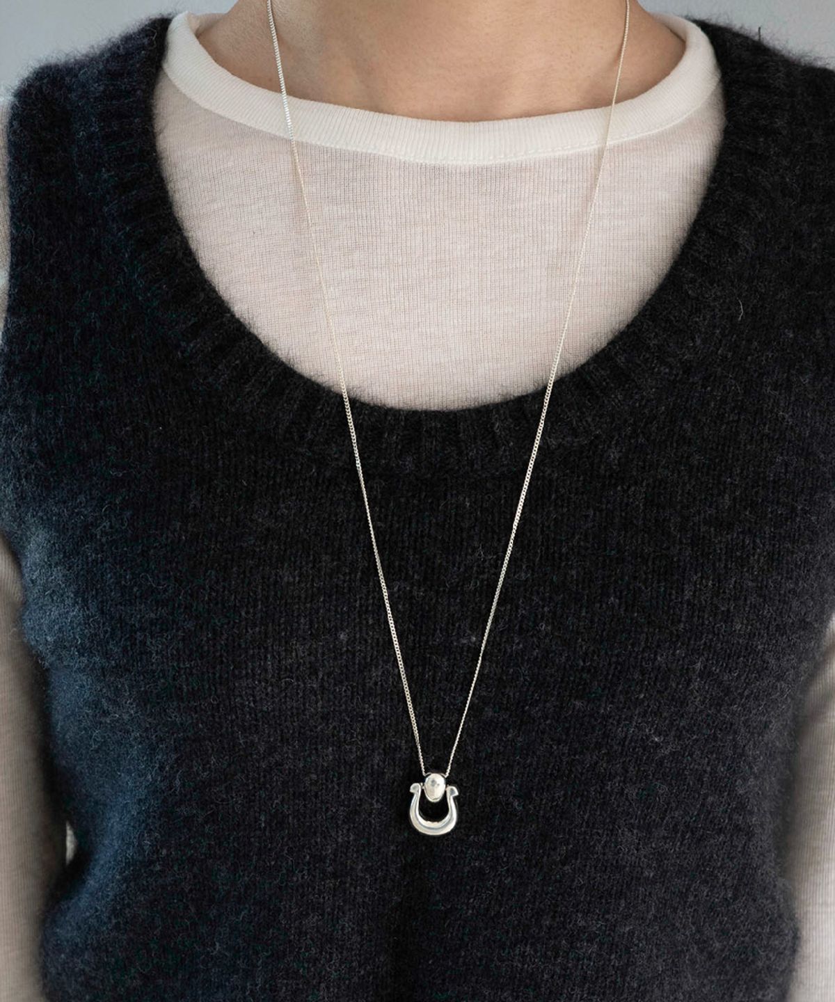 티로베(TIROVE) Arc Of Luck Necklace