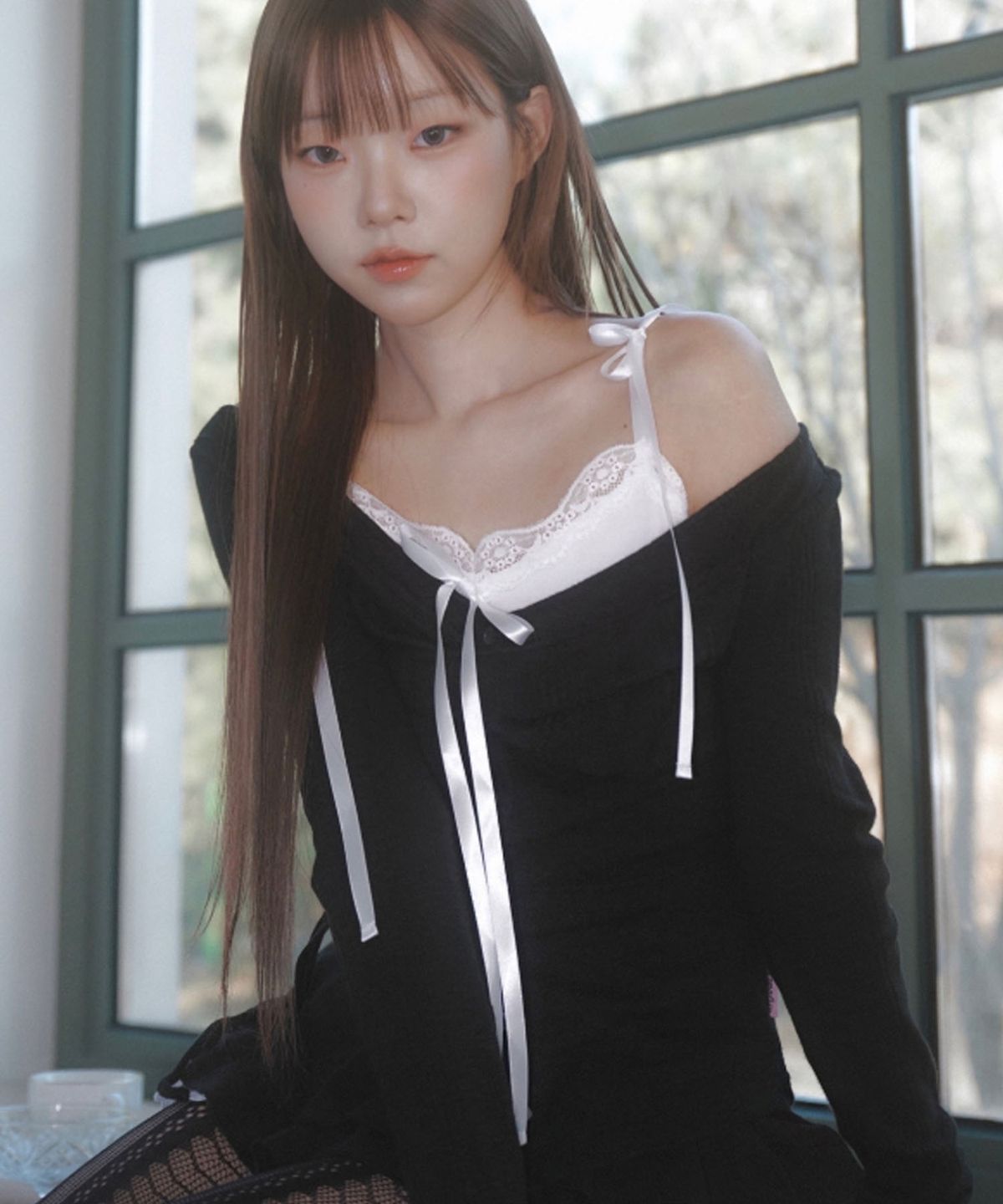 뉴얼린(NEWALRIN) Ribbon lace sleeveless Top(4colors)