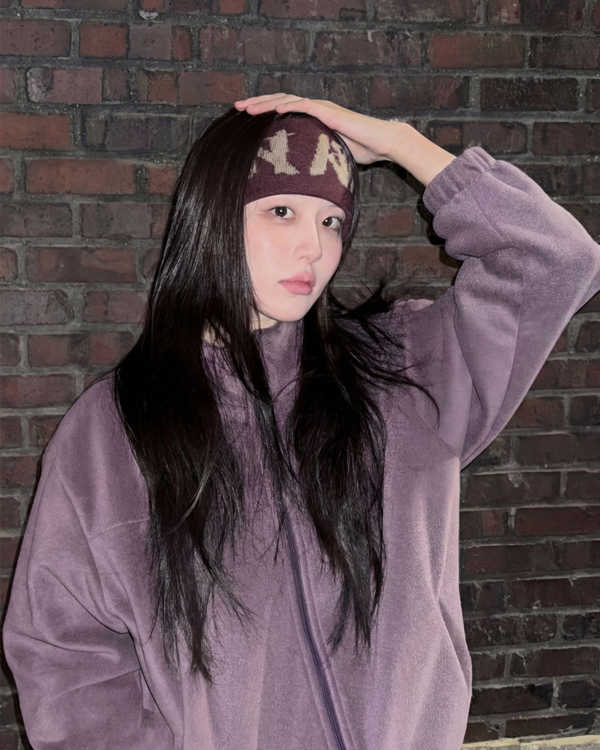 돌자비(DOLZABI) 시그니처 자카드 로고 니트 헤어밴드 (버건디)