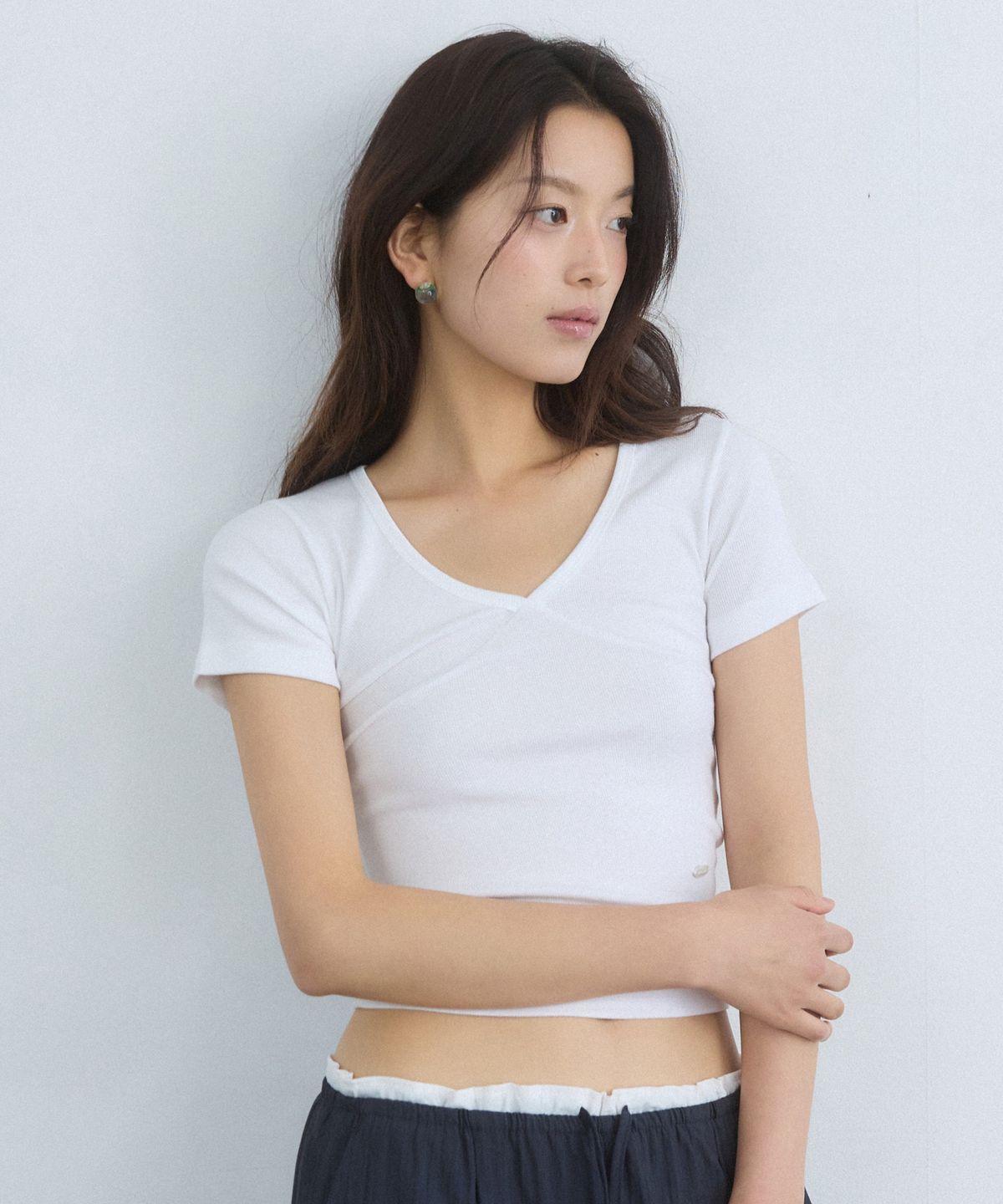 어다울(ADAUL) V-line detail slim fit t shirt - 3color