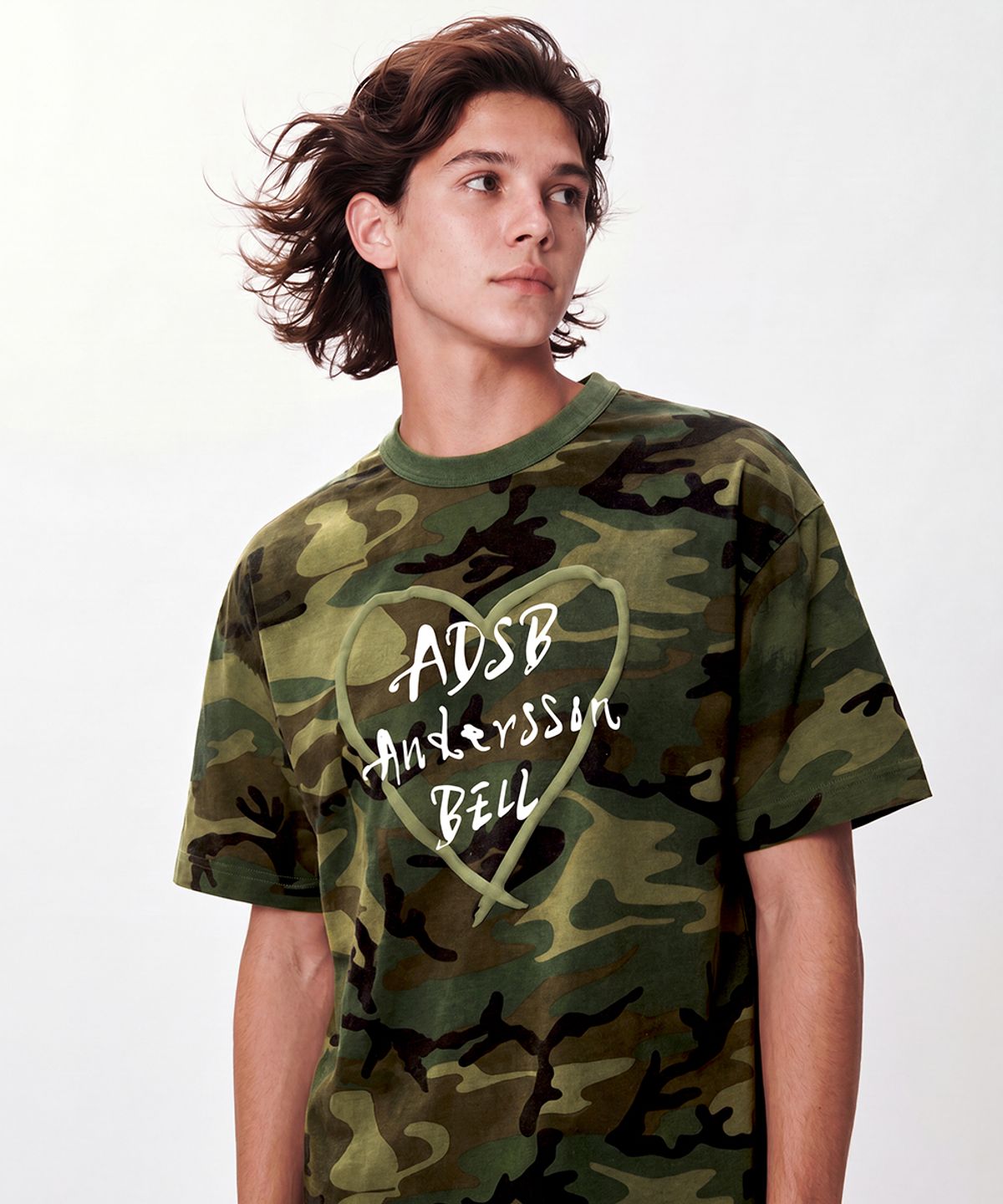 앤더슨벨(ADSB ANDERSSON BELL) UNISEX HEART KELLY LOGO T-SHIRT atb1683u(CAMOUFLAGE)