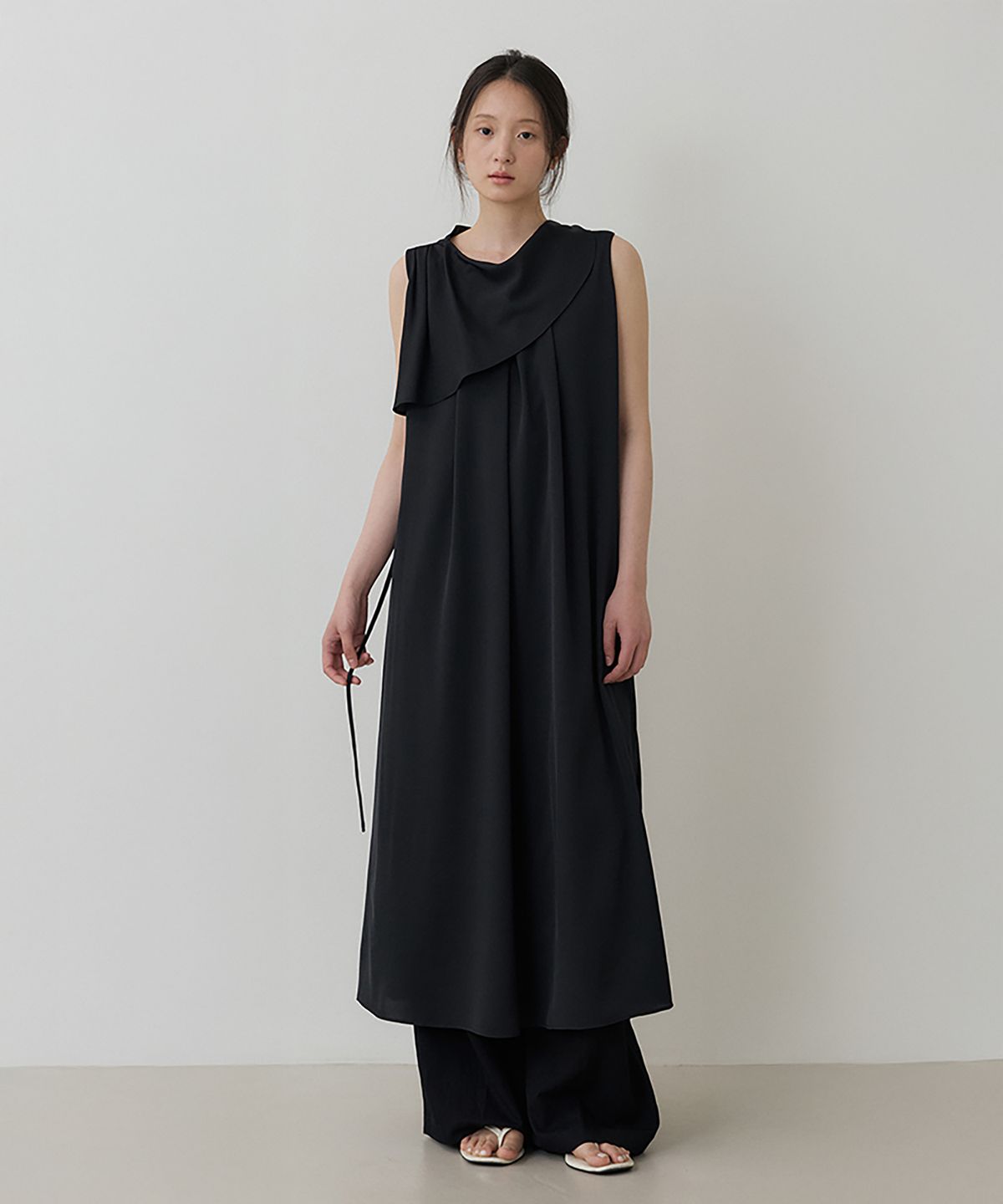 토와브(TOWAV) LU RUFFLE TIE DRESS_BLACK