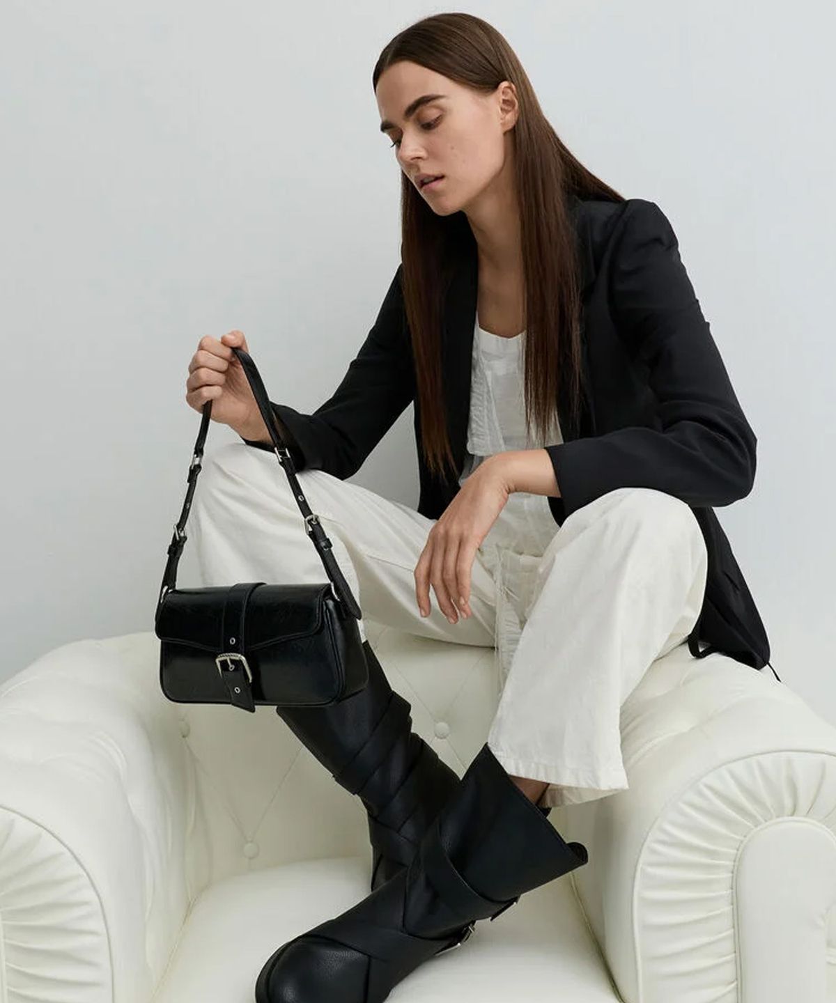 찰스앤키스(CHARLES & KEITH) 블레이즈 벨트 숄더 백 2colors CK2-20671797