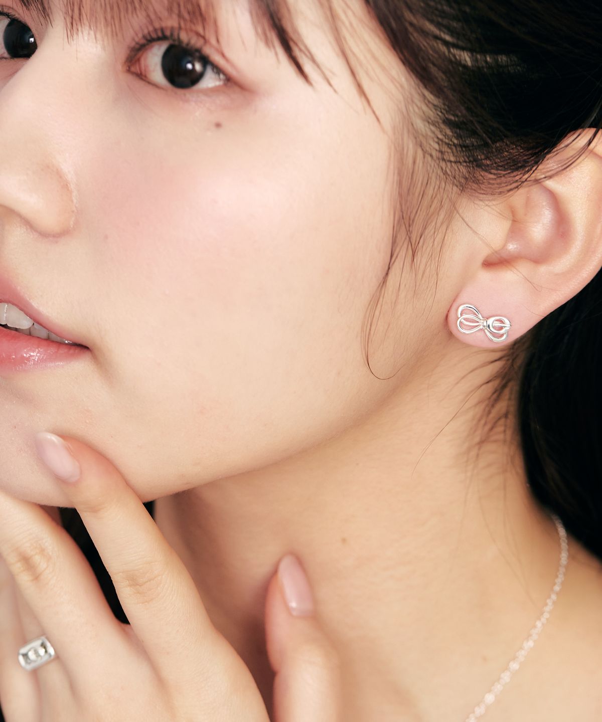 러벰버(LOVEMBER) [silver 925] Soft Ribbon Studs
