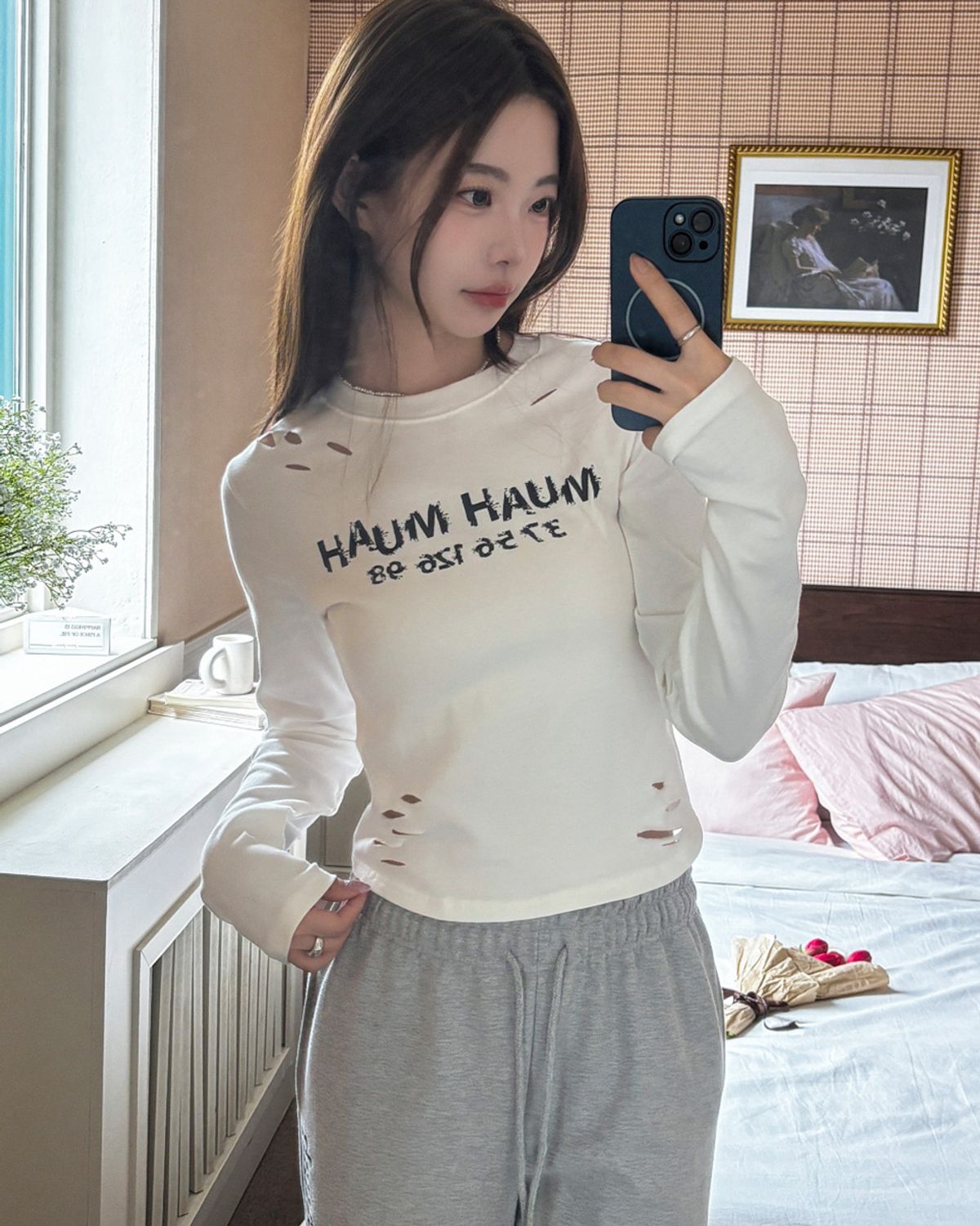 무아무아(MUAHMUAH) 크랙 무아 프린팅 긴팔티 [화이트]
