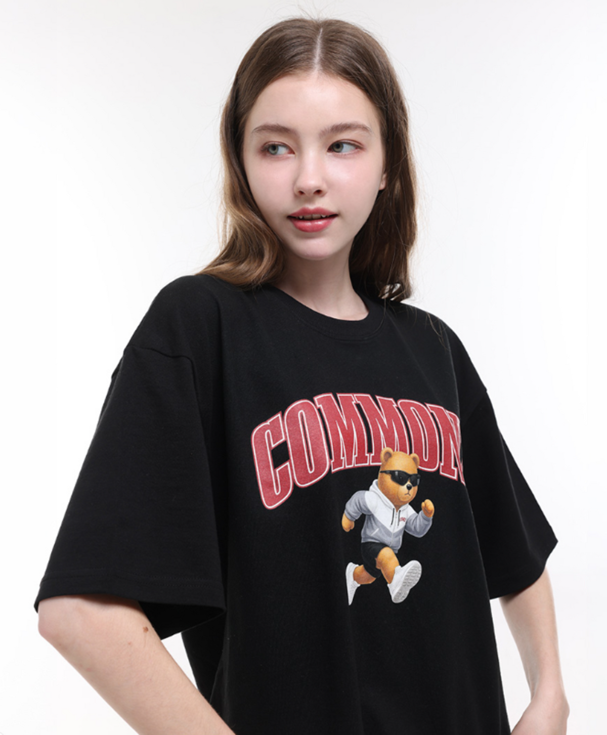커먼즈(COMMONZ) 러닝 베어 반팔티셔츠_블랙