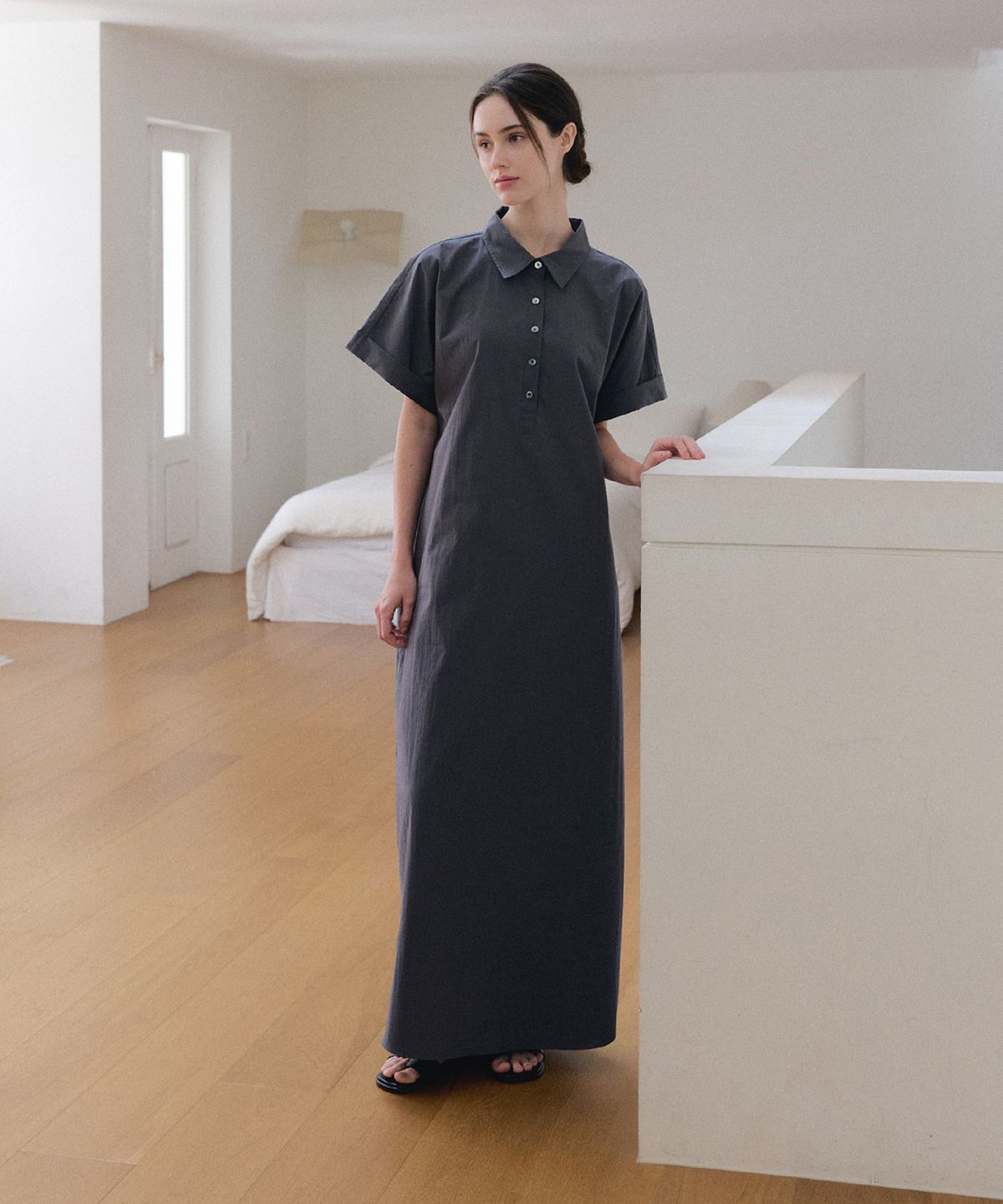 머지앤밍글(MERGE&MINGLE) Sein Crisp Maxi Shirt Dress (Charcoal)