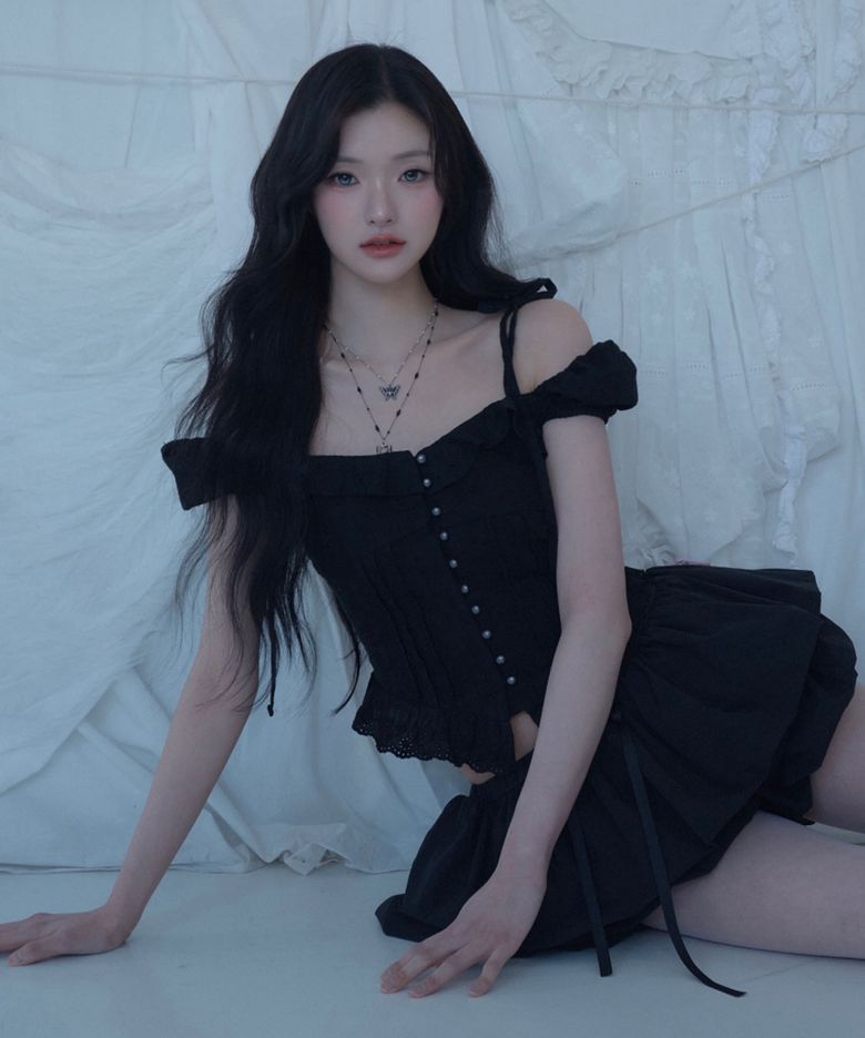 ROSÉ 2 Off-Shoulder Pintuck Lace Blouse(2colors)