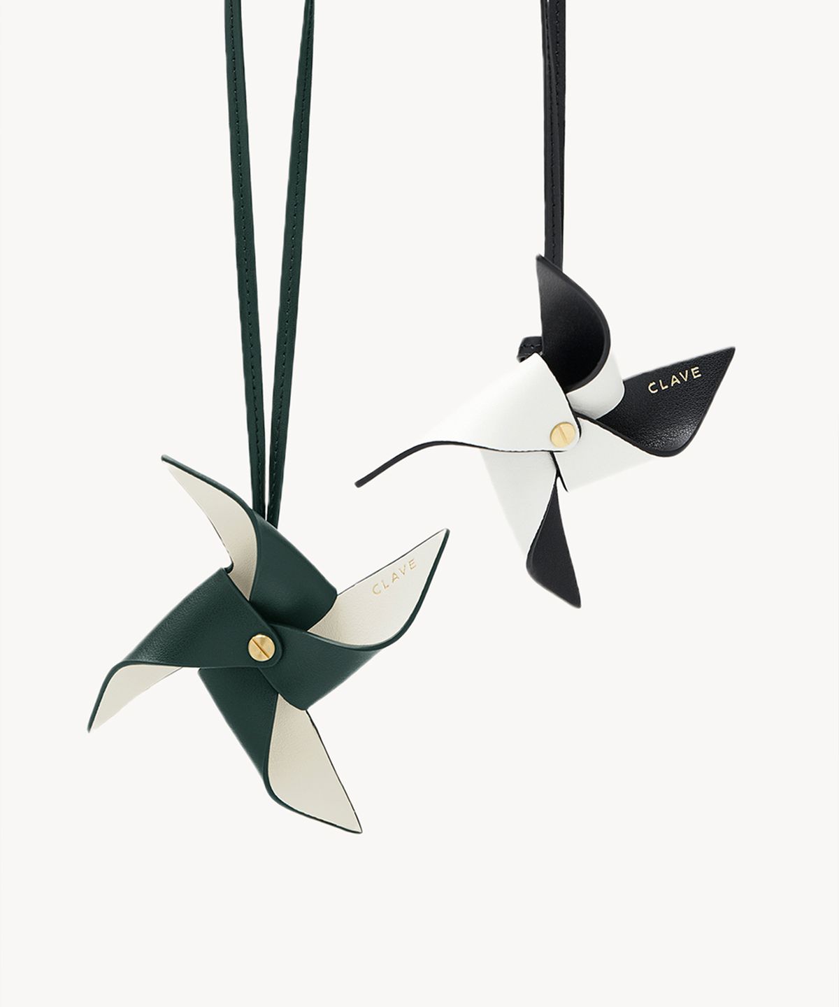 끌라베(CLAVE) WINDWHEEL CHARM (바람개비 참) [2color]