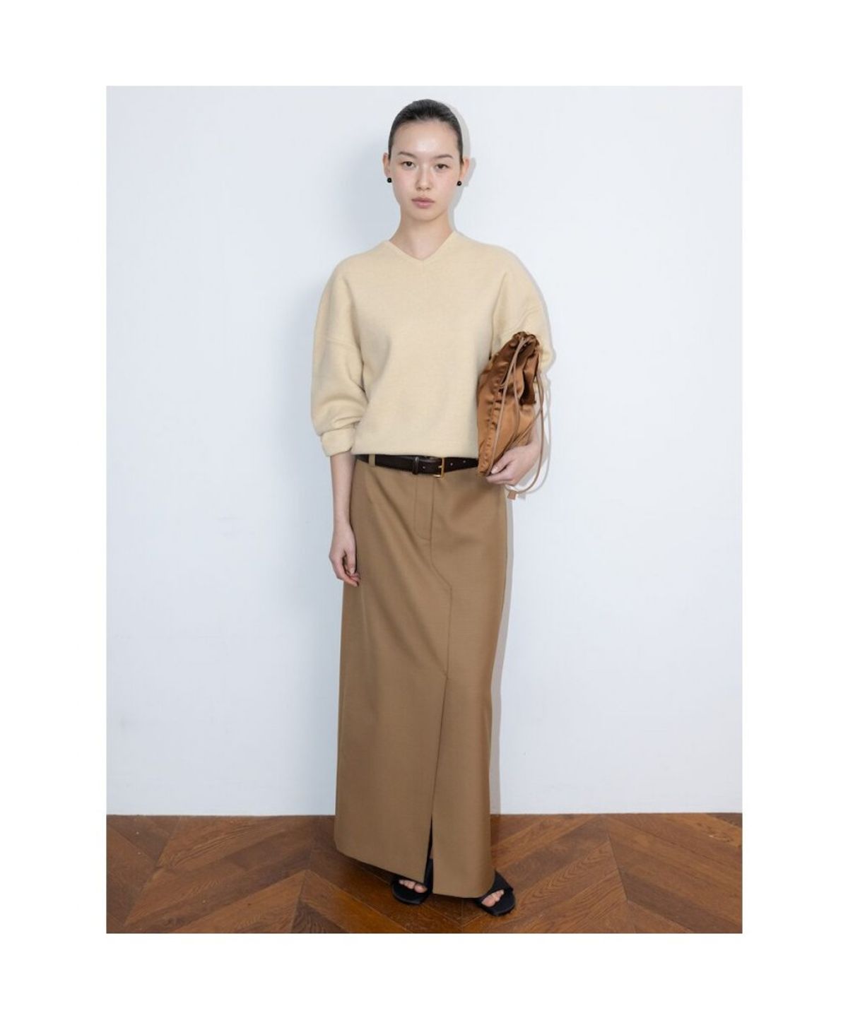 디애퍼처(THE APERTURE) CharlieLong Skirt  Beige (TA6227A07A)