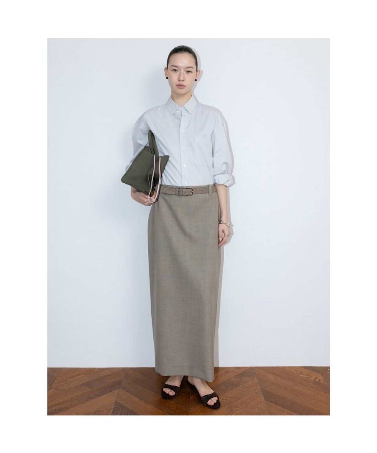 디애퍼처(THE APERTURE) 90S Jo H Line Skirt  Beige (TA6227A10A)