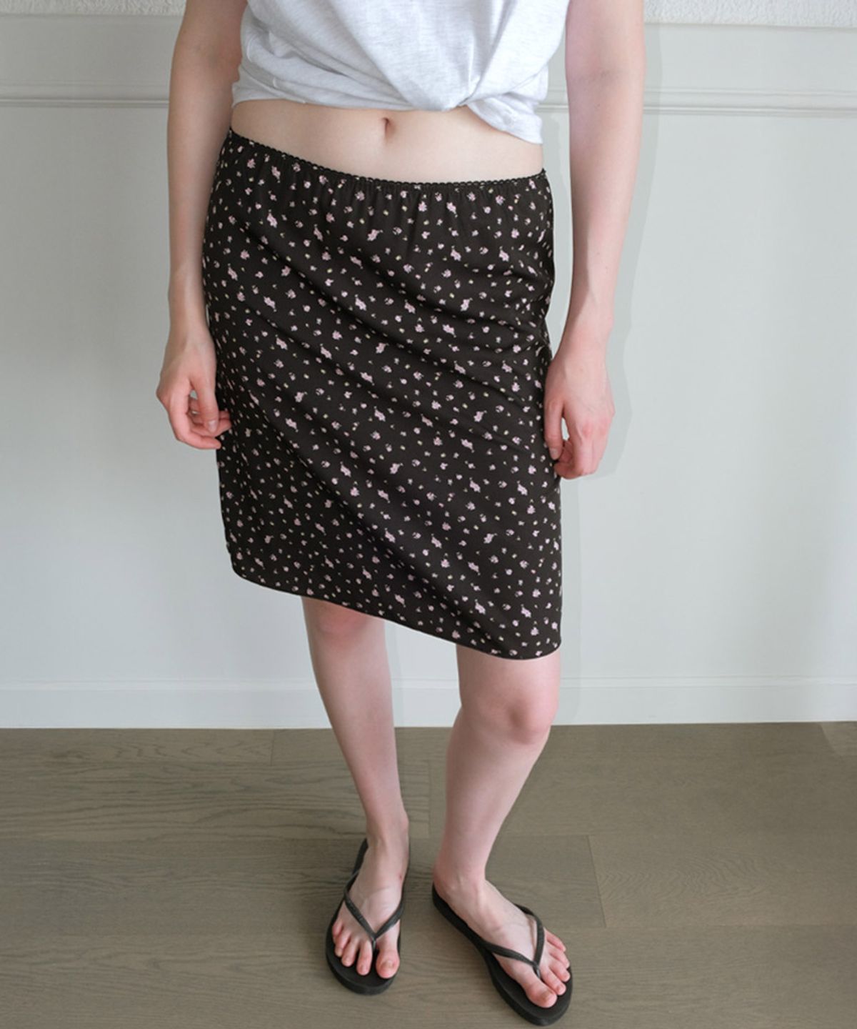 타버트(TARVERT) Marigold Flower Midi Skirt - Black