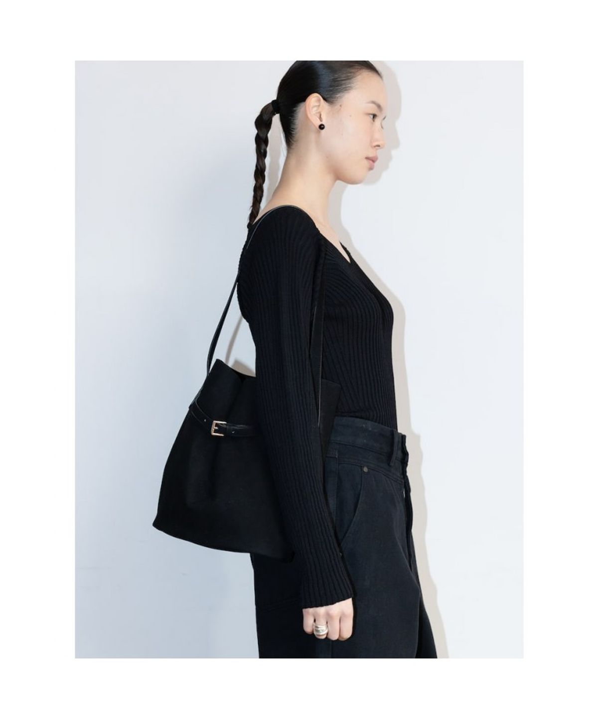 디애퍼처(THE APERTURE) Bucket Belt Bag  Black (TA62D4A015)