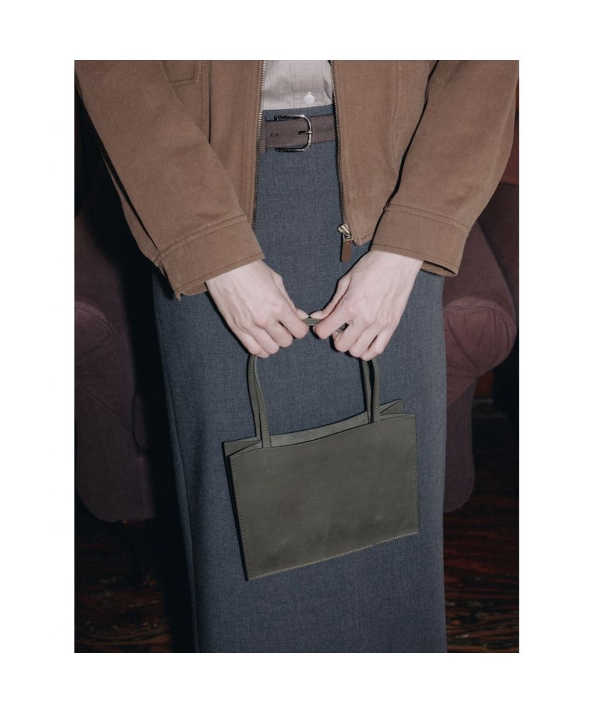 디애퍼처(THE APERTURE) Flip Bag_Suede  Khaki (TA62D4A05H)