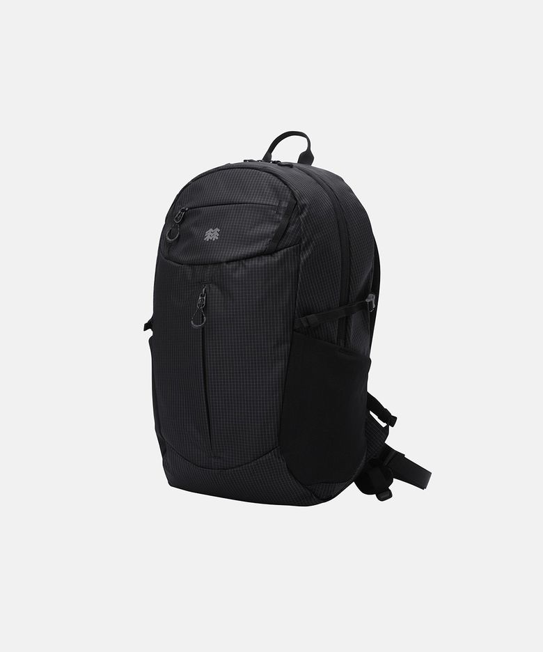 [적립금 5%] 티어드롭형 AXIOM 백팩 10L QEBXX26211BLK