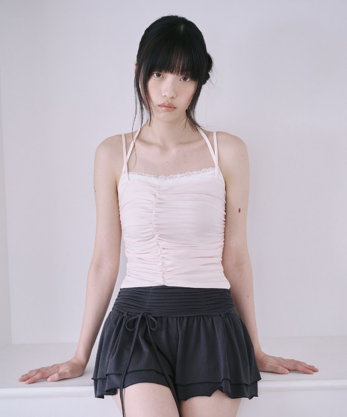 서울리(SEOULI) LAYERED LACE SHIRRING TOP [BABY PINK]
