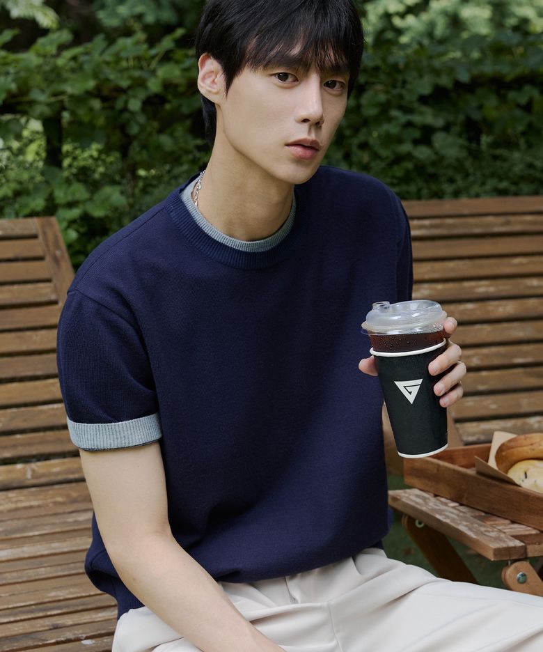 레이어드 배색 라운드 크롭 하프 니트 [네이비]