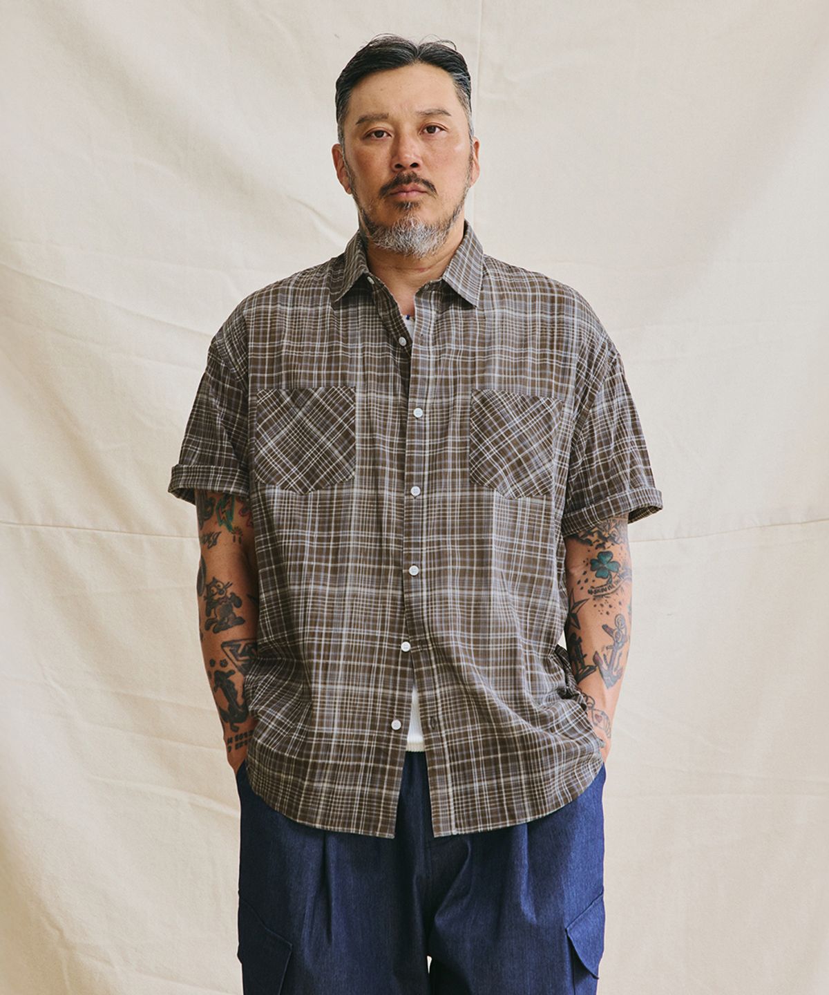 러기드하우스(RUGGED HOUSE) 해머 체크 시어서커 반팔 셔츠 브라운