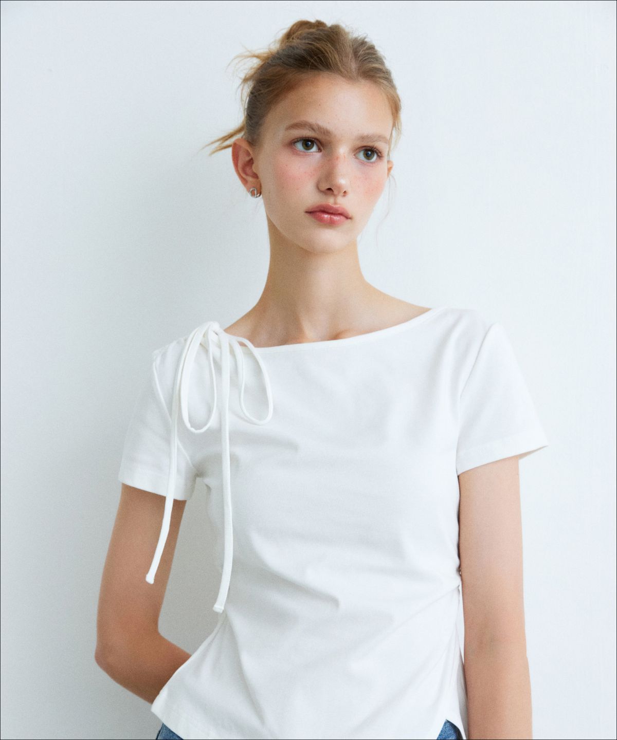 미쏘(MIXXO) 숄더 셔링 반팔 티셔츠 RE HWG51SS_MIWHWG77QA