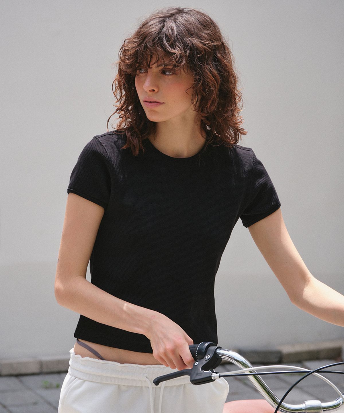 레인 아파트먼트(LANE APARTMENT) TINA WAFFLE TOP [BLACK]