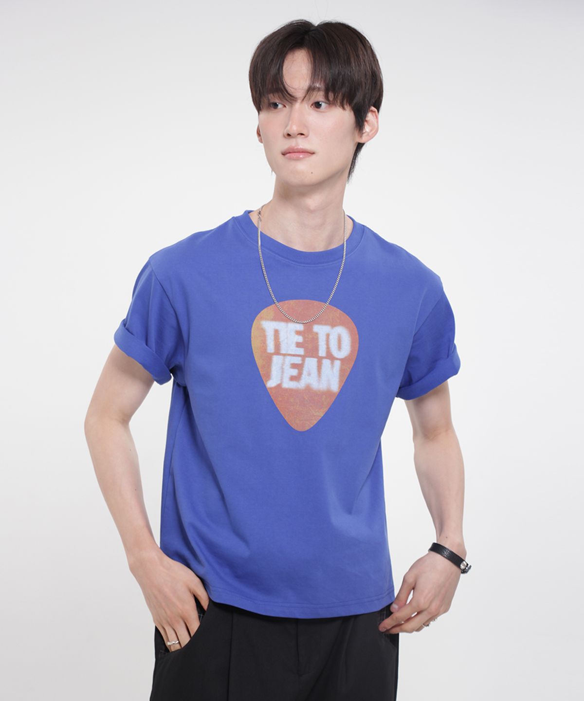 타이투진(TIE TO JEAN) 피크 그래픽 레귤러 핏 세미크롭 티셔츠 블루