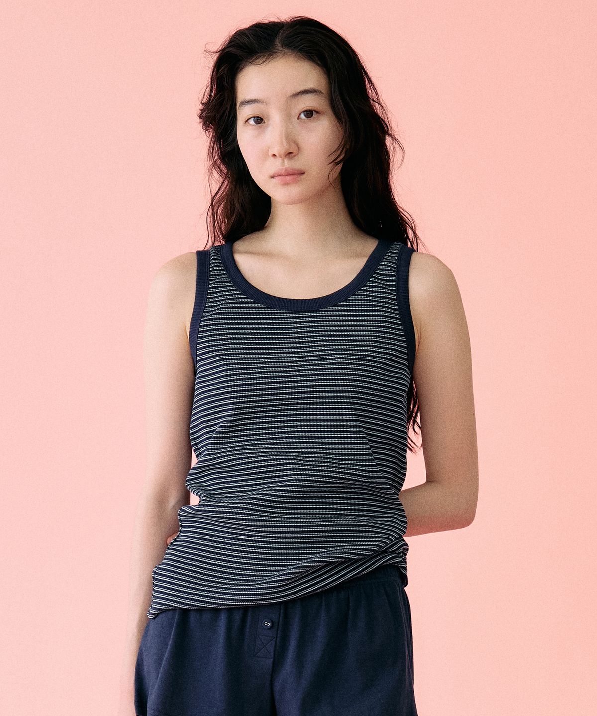 망고매니플리즈(MANGO MANY PLEASE) [ROUTINE] UNIT SLEEVELESS_NAVY STRIPE