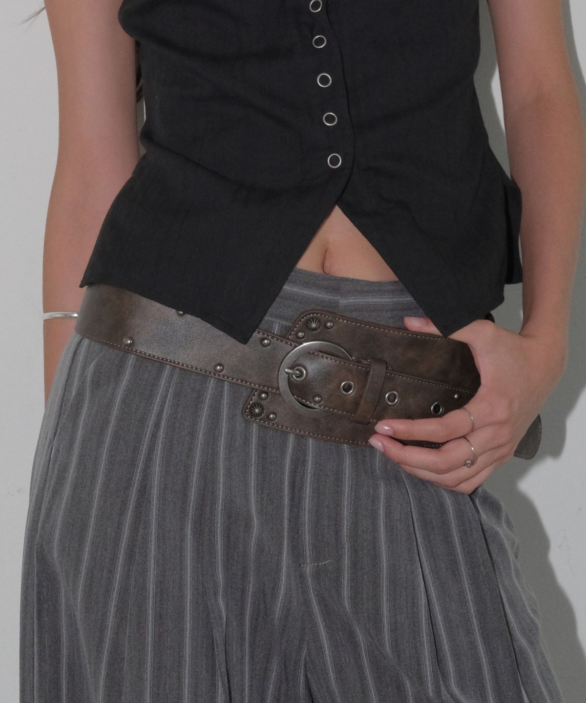 오디너리 홀리데이(ORDINARY HOLIDAY) UNBALANCE BOLD BELT [BROWN]