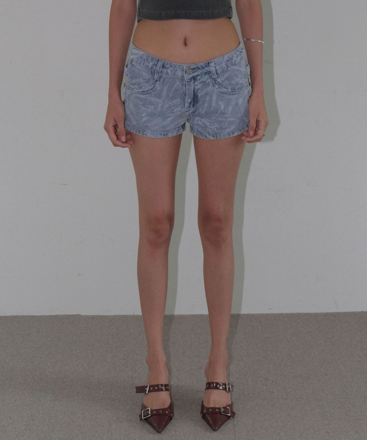 오디너리 홀리데이(ORDINARY HOLIDAY) MICRO DENIM SHORTS [SKY BLUE]