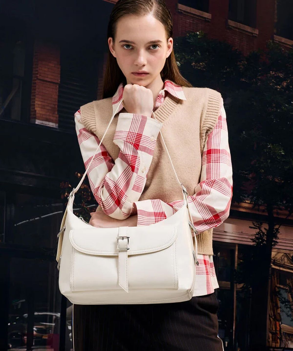 찰스앤키스(CHARLES & KEITH) 브리나 벨트 호보 백 CK2-40782622