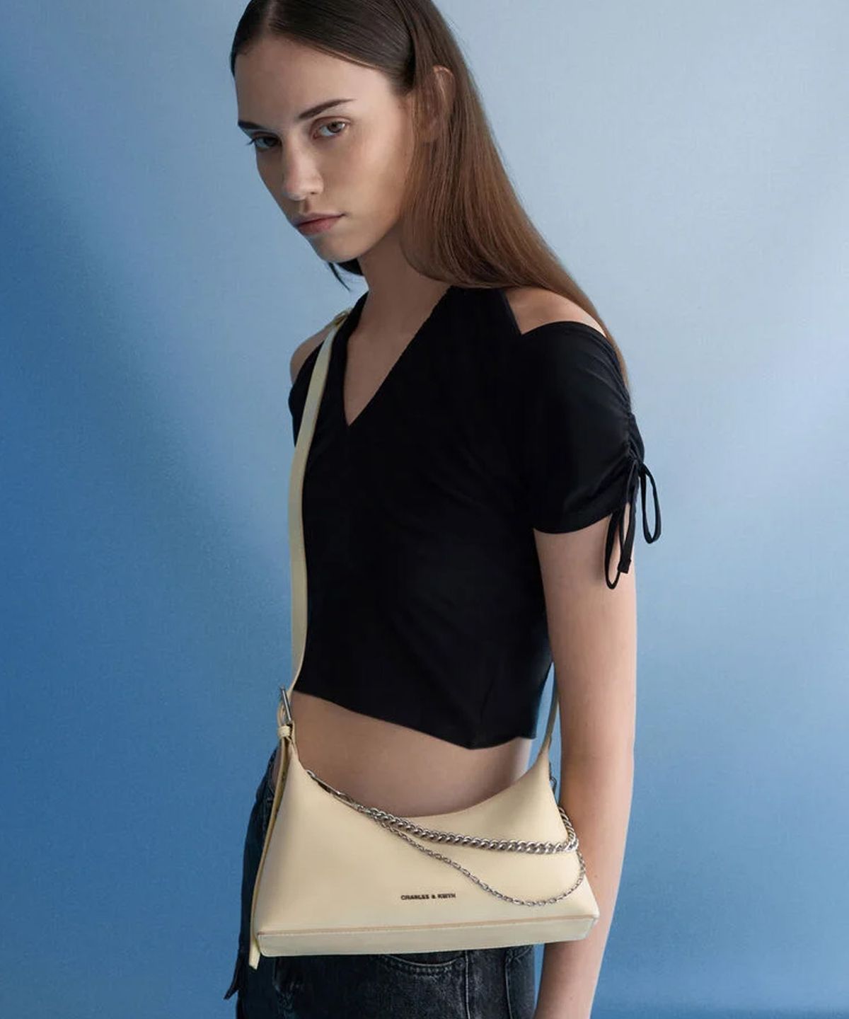 찰스앤키스(CHARLES & KEITH) 앳우드 크링클-이펙트 체인 엠벨리시드 호보백 4colors CK2-40782472