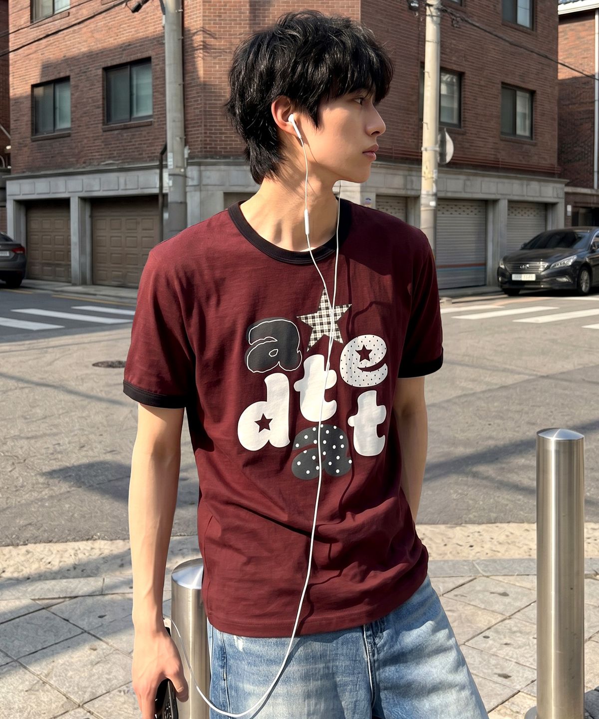 언더오프(UNDEROFF) 에센셜 스탠다드 반팔 링거 티셔츠 알파아플리케 버건디