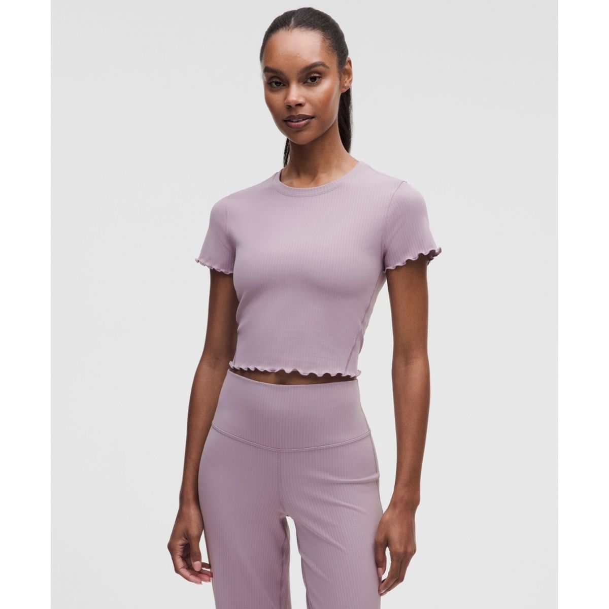 룰루레몬(LULULEMON) Align™ 레터스 헴 베이비 티  LOTU