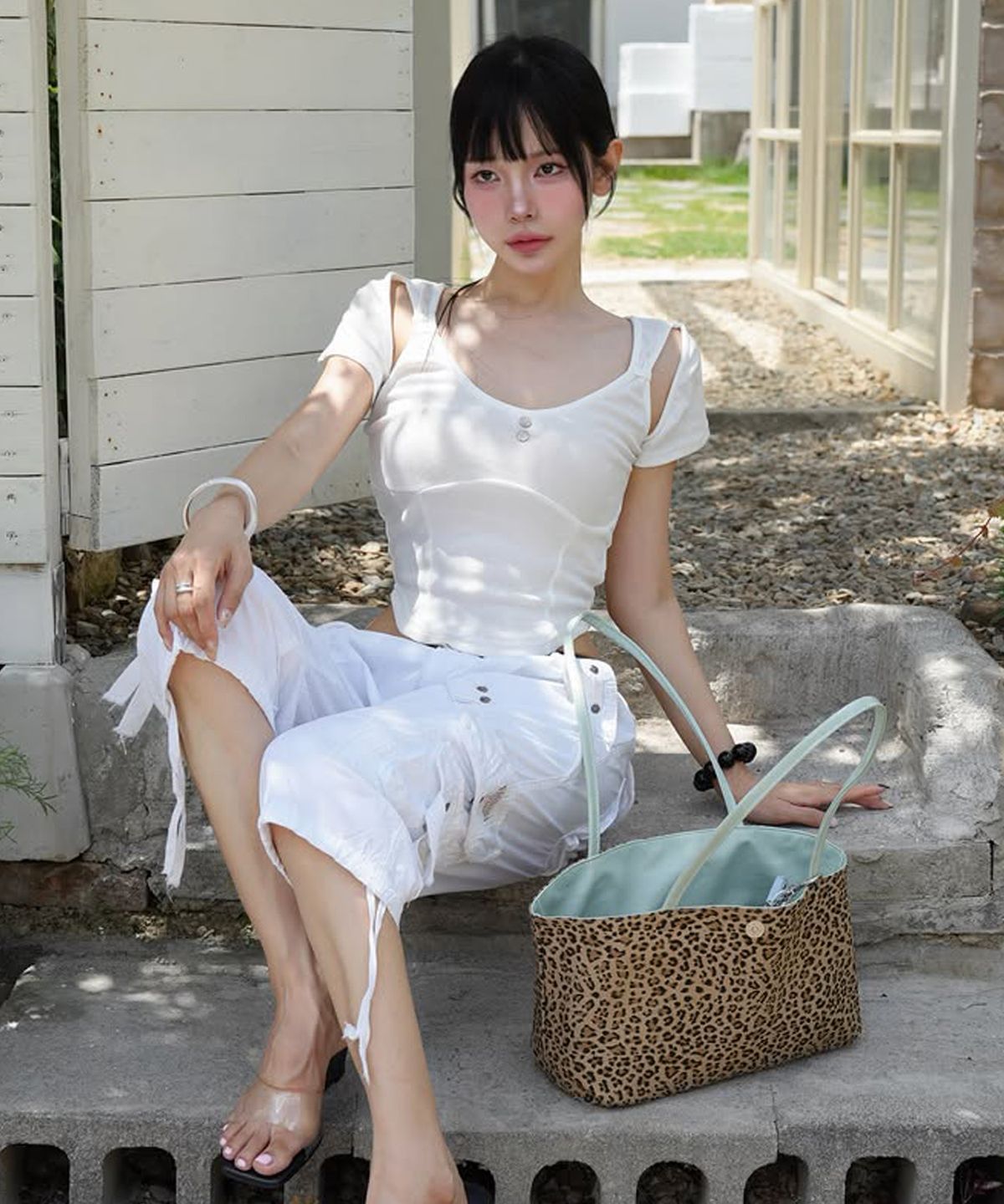 에트오소메(ETRE AU SOMMET) Layered Buckle Line Top (White)