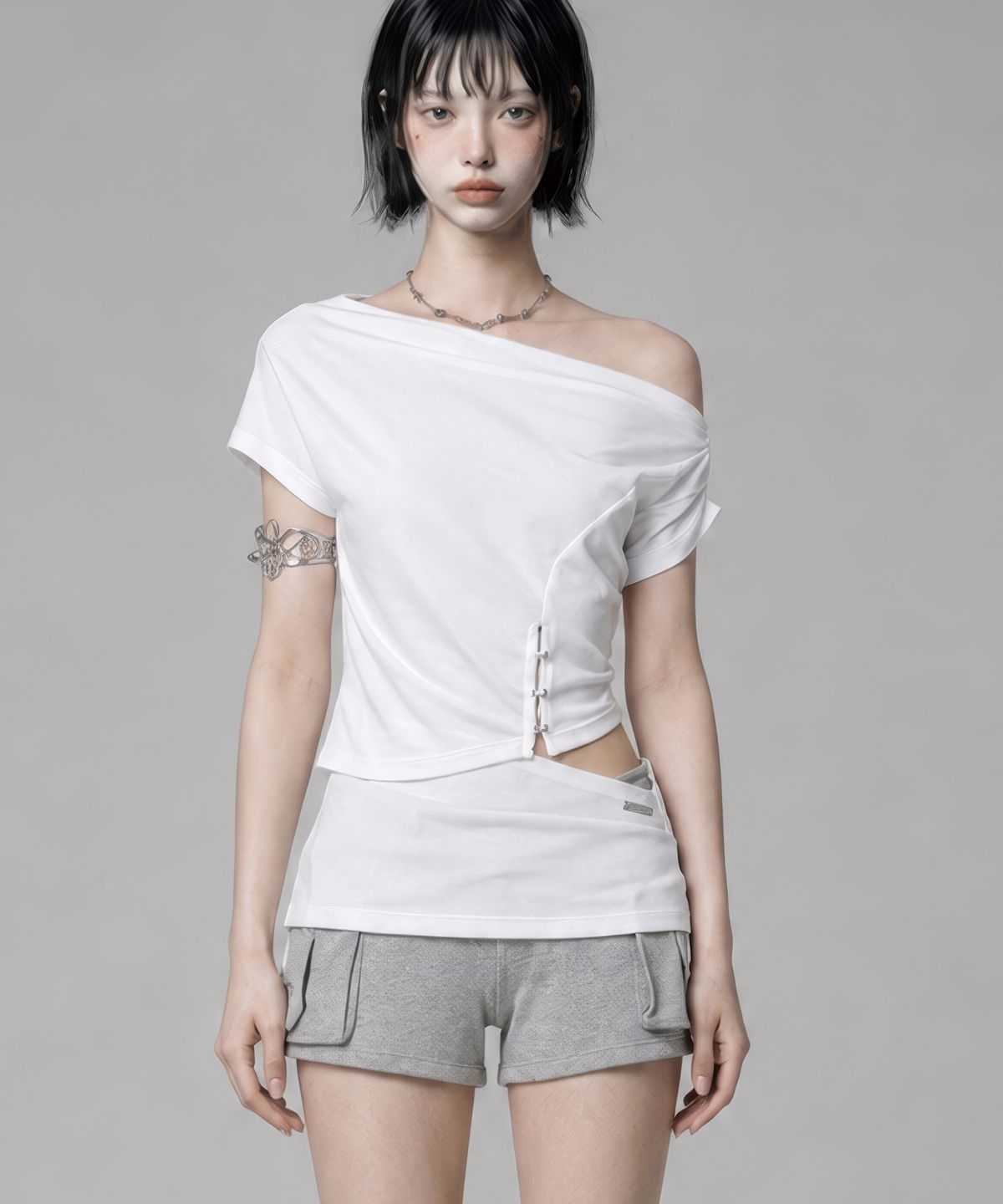 에트오소메(ETRE AU SOMMET) Cut-Out Open Short Sleeve (White)